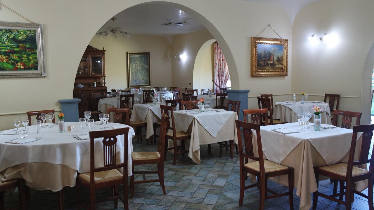 Gasthaus Agriturismo Masseria I Risi SantʼEufemia Lamezia Exterior foto
