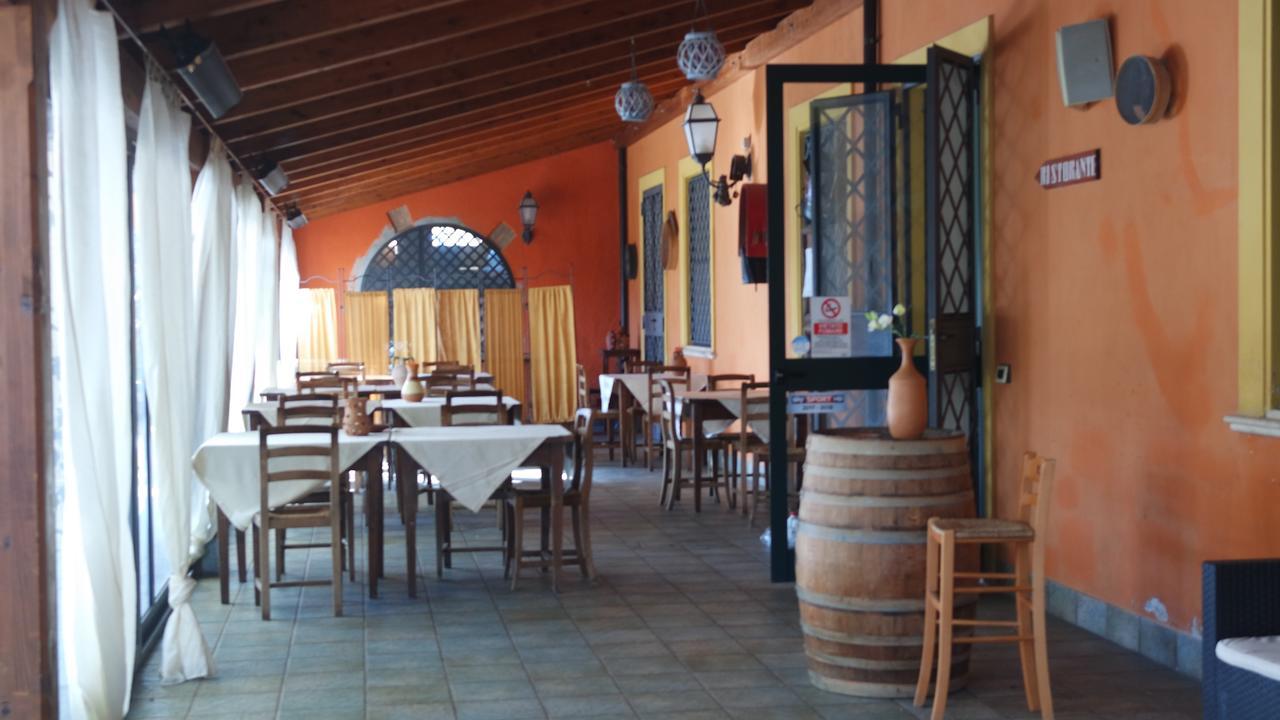 Gasthaus Agriturismo Masseria I Risi SantʼEufemia Lamezia Exterior foto