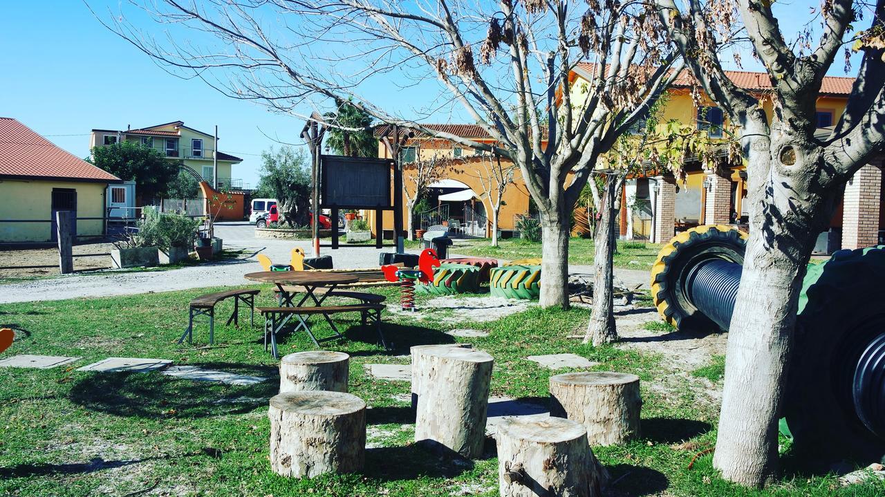 Gasthaus Agriturismo Masseria I Risi SantʼEufemia Lamezia Exterior foto