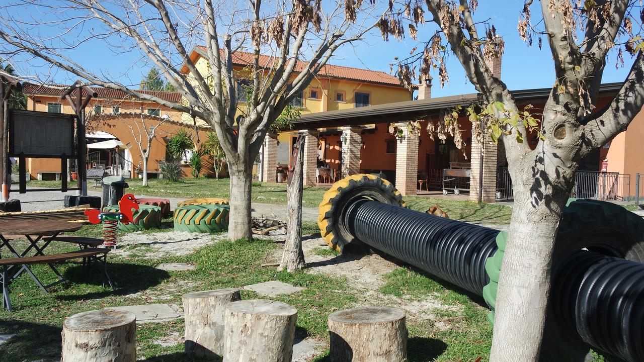 Gasthaus Agriturismo Masseria I Risi SantʼEufemia Lamezia Exterior foto